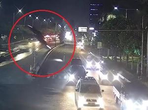 Media Asing Sorot Kasus BMW Terjun Bebas di Tol Kebomas Gresik Media Asing Sorot Kasus BMW Terjun Bebas di Tol Kebomas Gresik