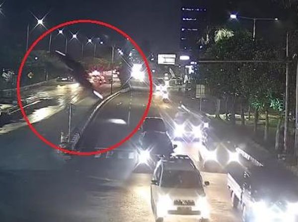 Penampakan Ujung Tol Gresik Lokasi Sedan BMW Terjun Bebas