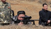 Gaya Kim Jong Un Kunjungi Pangkalan Latihan Militer Korut