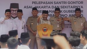 Gubernur Pramono Lepas Arus Balik Santri Gontor