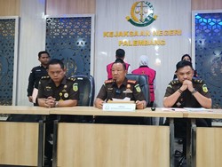 Peran Fitrianti Agustinda dan Suami dalam Kasus Dugaan Korupsi PMI Palembang