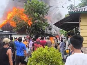 Kebakaran di Lingga, 6 Rumah Hangus Terbakar