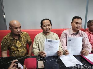 Penggugat Jokowi Soal Esemka Ternyata Adik Penggugat Batas Usia Capres Penggugat Jokowi Soal Esemka Ternyata Adik Penggugat Batas Usia Capres