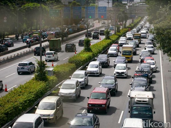 Libur Lebaran Usai, Lalin Jakarta Kembali Padat