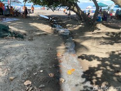 Bau Banget! Limbah Hotel Cemari Pantai Pangandaran Dikeluhkan Wisatawan