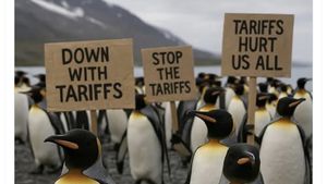 Meme Kocak Pulau Penguin Kena Tarif Trump