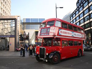 Menikmati Kota London Naik Bus Merah Ikonik Menikmati Kota London Naik Bus Merah Ikonik