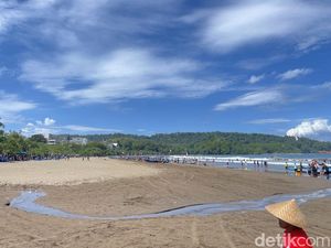 Perahu Diterjang Ombak, Dua Nelayan Hilang di Pangandaran Perahu Diterjang Ombak, Dua Nelayan Hilang di Pangandaran