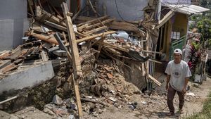 Penampakan 10 Rumah Rusak Akibat Pergerakan Tanah di Cimahi