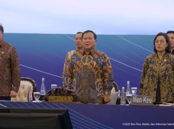 Prabowo Diapit Sri Mulyani-Airlangga di Depan Pengusaha dan Investor