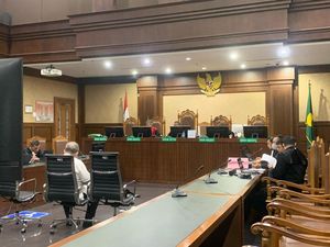 Terungkap Satu Pintu Urusan Duit ke Trio Hakim Pembebas Ronald Tannur