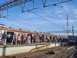 Libur Lebaran Usai, Begini Penampakan Penumpang KRL di Stasiun Bogor Libur Lebaran Usai, Begini Penampakan Penumpang KRL di Stasiun Bogor