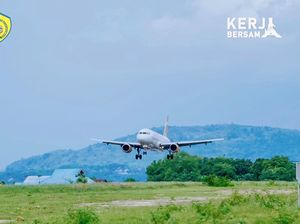 Momen Bersejarah! Super Air Jet Terbang Perdana di Buton