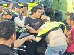 Sopir Truk di Pelabuhan BBJ Lampung Sempat Ricuh, Kini Telah Dimediasi Sopir Truk di Pelabuhan BBJ Lampung Sempat Ricuh, Kini Telah Dimediasi