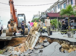 Jalan Amblas di Pekanbaru Diperbaiki, Dinas PUPR Target Cepat Tuntas