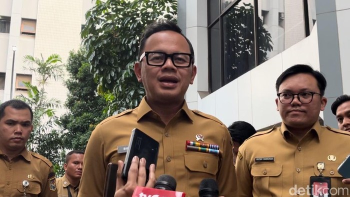 Wamendagri Bima Arya. Wamendagri Bima Arya. potensi perpanjangan