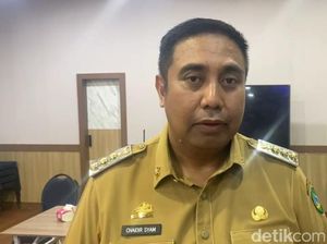Warga Maros Ditandu 4 Km karena Jalan Rusak, Pemkab Sulit Lakukan Perbaikan Warga Maros Ditandu 4 Km karena Jalan Rusak, Pemkab Sulit Lakukan Perbaikan