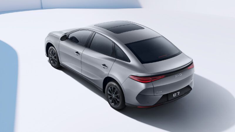BYD e7