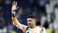 Federico Valverde - 320,577 euro (Rp 7,44 miliar) per pekan menurut data Capology. Foto: REUTERS/Juan Medina