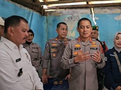 Terenyuh Lihat Musala Rusak Parah, Polresta Bogor Urunan Bantu Renovasi