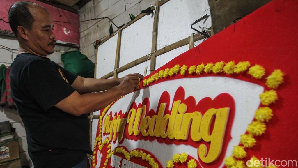 Jatuh Bangun Usaha Bunga Papan yang Kian Menjamur di Jakarta Jatuh Bangun Usaha Bunga Papan yang Kian Menjamur di Jakarta