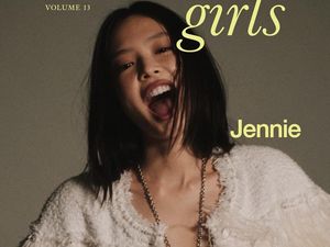 7 Gaya Jennie BLACKPINK Topless Hingga Pakai Baju Menerawang Saat Pemotretan