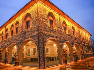 Menikmati Keindahan Arsitektur Masjid Haci Bayram Cami di Turki