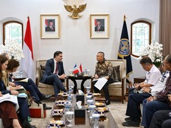 Menhub Bertemu Mendag Prancis Bahas Pembiayaan Proyek BRT Medan-LRT Bandung