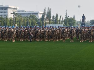 Panglima TNI Lepas 1.090 Prajurit untuk Misi Perdamaian di Lebanon Panglima TNI Lepas 1.090 Prajurit untuk Misi Perdamaian di Lebanon