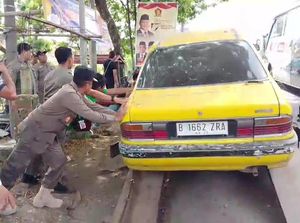 Membahayakan, Rumah Mobil Gelandangan di Pati Dibongkar Satpol PP Membahayakan, Rumah Mobil Gelandangan di Pati Dibongkar Satpol PP