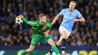 Peter Vindahl Jensen (Sparta Praha) - sudah bikin 41 penyelamatan di Liga Champions musim ini. Foto: Offside via Getty Images/Simon Stacpoole/Offside