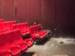 Plafon Bioskop XXI Solo Paragon Ambrol Diguyur Hujan Lebat