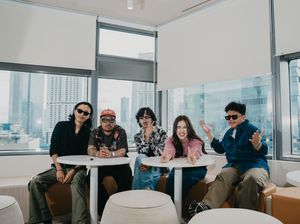 Prinsa Mandagie dan Coldiac Makin Lengket, Ada Kolaborasi Kejutan? Prinsa Mandagie dan Coldiac Makin Lengket, Ada Kolaborasi Kejutan?
