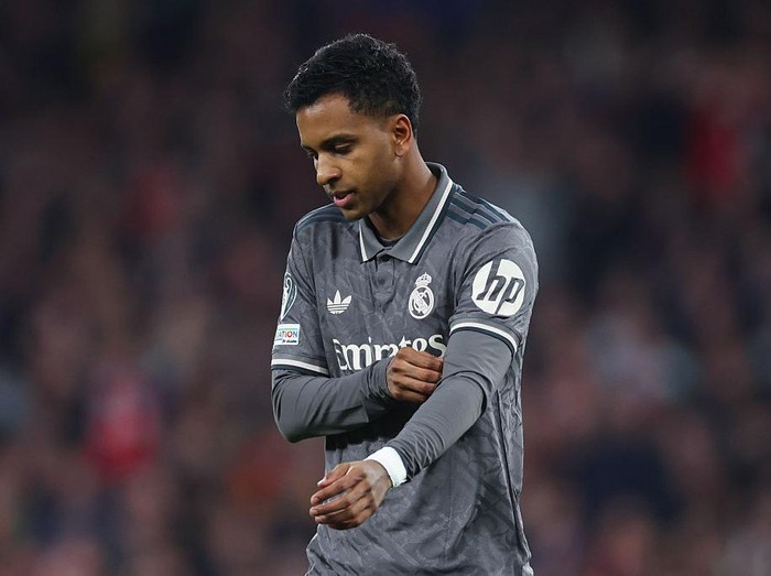 LONDON, ENGLAND - APRIL 8: Rodrygo of Real Madrid during the UEFA Champions League 2024/25 Quarter Final First Leg match between Arsenal FC and Real Madrid C.F. at Arsenal Stadium on April 8, 2025 in London, England. (Photo by Marc Atkins/Getty Images)