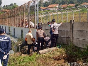 Geger Jasad Wanita di Drainase Jembatan Tol Cisumdawu Geger Jasad Wanita di Drainase Jembatan Tol Cisumdawu