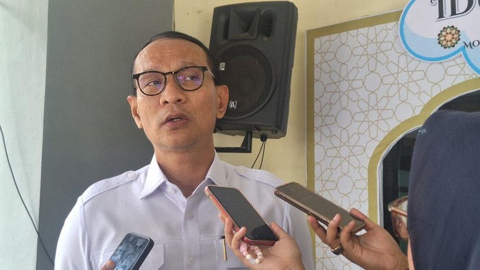 Wali Kota Mataram, Mohan Roliskana, di saat diwawancarai di kantornya, Rabu (9/4/2025). (Nathea Citra/detikBali) Wali Kota Mataram, Mohan Roliskana, di saat diwawancarai di kantornya, Rabu (9/4/2025). (Nathea Citra/detikBali) Kebon Talo Mataram Gagal