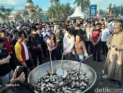 Willie Salim Masak 4,5 Ton Ikan Asam Pedas, Diserbu Warga Bengkulu!