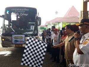 Gubernur Ahmad Luthfi Lepas Ribuan Warga Jateng Balik ke Rantau Gubernur Ahmad Luthfi Lepas Ribuan Warga Jateng Balik ke Rantau