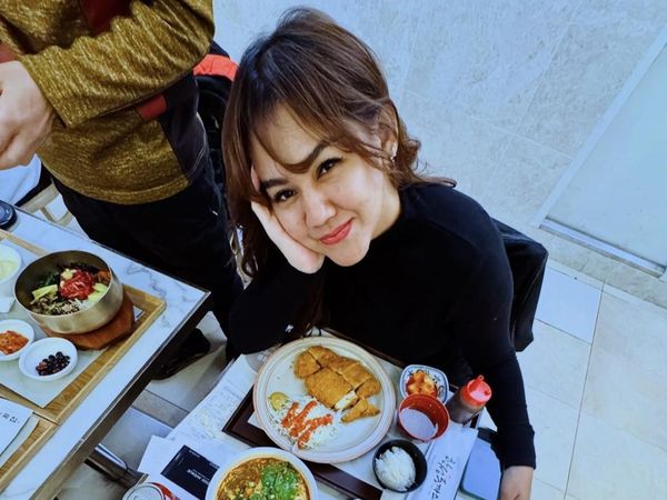 Potret Sissy Prescillia Saat Masak dan Kulineran di Korea Selatan