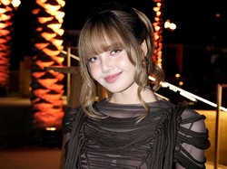 Video: Lisa BLACKPINK Spill Momen Kocak di Coachella 2025