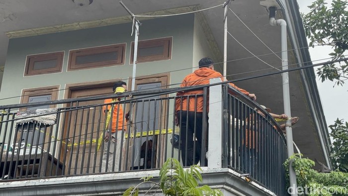 Mayat sepasang kekasih didapatkan dalam kamar kos di Surabaya