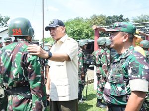 Menhan Tinjau Secata di Lahat, Ingatkan Pentingnya Bangun Kekuatan TNI AD Menhan Tinjau Secata di Lahat, Ingatkan Pentingnya Bangun Kekuatan TNI AD