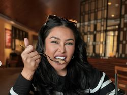 Mutia Ayu Saat Menikmati Pasta hingga Sarapan di Bali