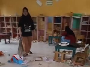 Sekolah TK di Pelalawan Jadi Tempat Pesta Sabu-Miras, Begini Penampakannya Sekolah TK di Pelalawan Jadi Tempat Pesta Sabu-Miras, Begini Penampakannya