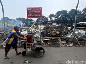 Foto Ratanya 46 Jongko Kayu-3 Rumah Pascakebakaran di Sukahaji Bandung Foto Ratanya 46 Jongko Kayu-3 Rumah Pascakebakaran di Sukahaji Bandung