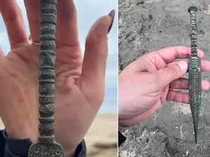 Senjata Kuno Berusia Ribuan Tahun Ditemukan Pasangan Turis di Pantai Senjata Kuno Berusia Ribuan Tahun Ditemukan Pasangan Turis di Pantai