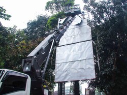 Pemkot Bongkar Reklame Tak Berizin di Lingkar Kebun Raya-Istana Bogor