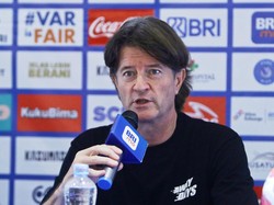 PSS Akan Dijamu Madura United, Huistra Pusing Pilih Pemain