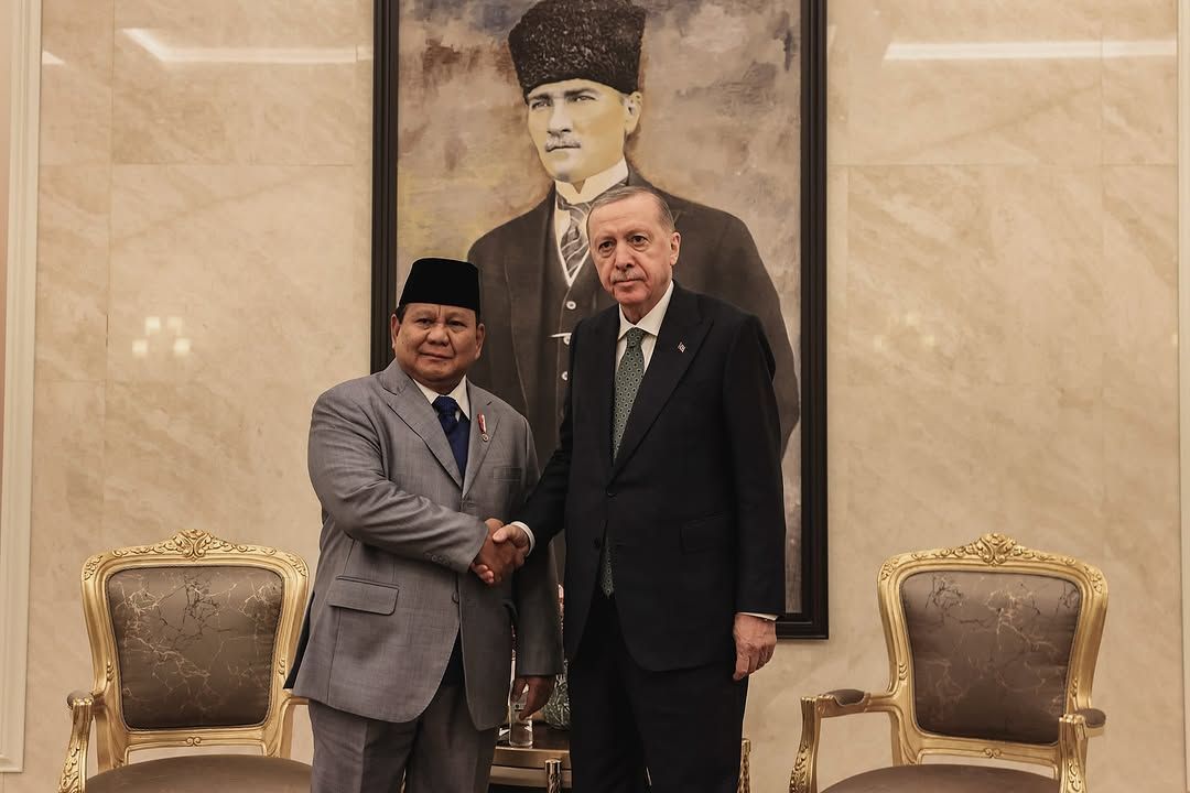 Presiden Republik Indonesia, Prabowo Subianto, tiba di Ankara, Turkiye, pada Rabu (9/4/2025) malam waktu setempat dalam rangka kunjungan kenegaraan untuk memperkuat hubungan bilateral antara Indonesia dan Turkiye. (Instagram/presidenrepublikindonesia)