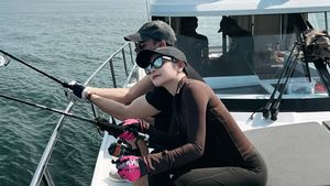 8 Foto Prilly Latuconsina Mancing di Laut Bareng Pacar, Romantis!